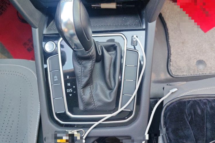 Used Volkswagen Magotan 2023 2 Million Units Commemorative Edition 330TSI DSG Luxury Version Gear Lever