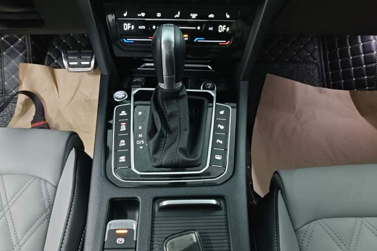 Used Volkswagen Magotan 2023 2 Million Units Limited Edition 330TSI DSG Leading Version Gear Lever