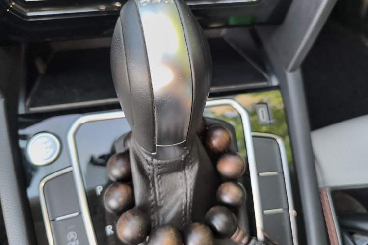 Used Volkswagen Magotan 2023 2 Million Units Commemorative Edition 330TSI DSG Luxury Version Gear Lever