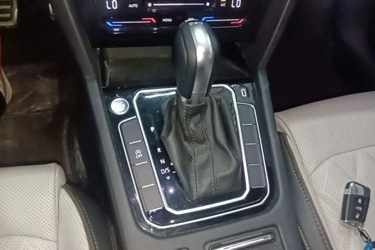 Used Volkswagen Magotan 2023 2 Million Units Limited Edition 330TSI DSG Leading Version Gear Lever