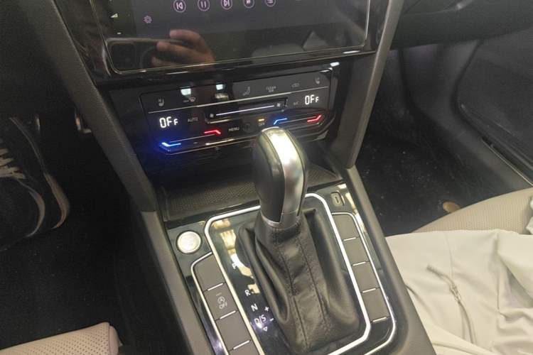 Used Volkswagen Magotan 2023 2 Million Units Limited Edition 330TSI DSG Leading Version Gear Lever