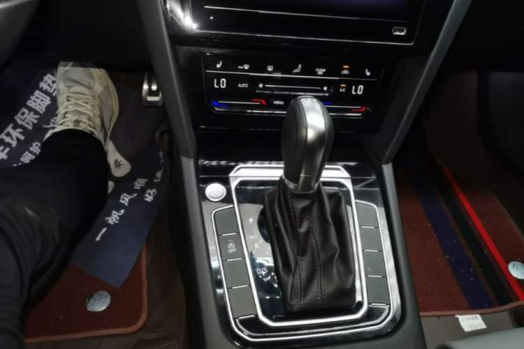 Used Volkswagen Magotan 2023 2 Million Units Limited Edition 330TSI DSG Leading Version Gear Lever