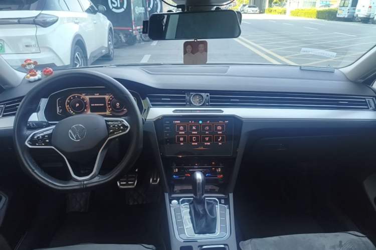 Used Volkswagen Magotan 2023 2 Million Units Commemorative Edition 330TSI DSG Luxury Version Gear Lever