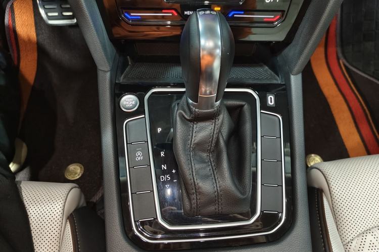 Used Volkswagen Magotan 2023 2 Million Units Commemorative Edition 330TSI DSG Luxury Version Gear Lever