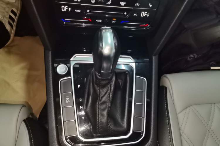 Used Volkswagen Magotan 2023 2 Million Units Limited Edition 330TSI DSG Leading Version Gear Lever