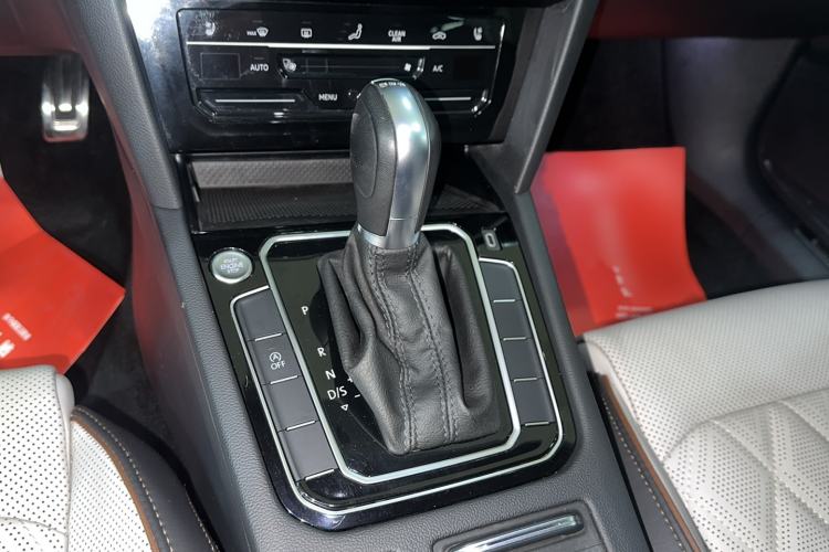 Used Volkswagen Magotan 2023 2 Million Units Commemorative Edition 330TSI DSG Luxury Version Gear Lever