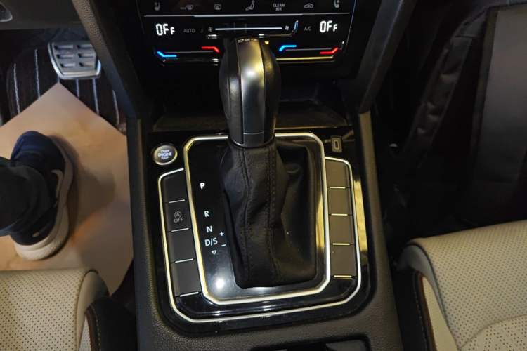 Used Volkswagen Magotan 2023 2 Million Units Commemorative Edition 330TSI DSG Luxury Version Gear Lever