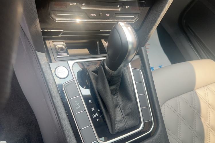 Used Volkswagen Magotan 2023 2 Million Units Limited Edition 330TSI DSG Leading Version Gear Lever