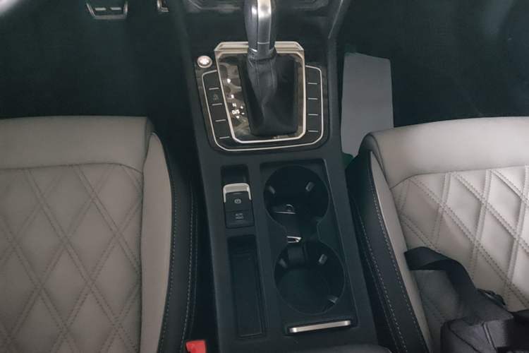 Used Volkswagen Magotan 2023 2 Million Units Limited Edition 330TSI DSG Leading Version Gear Lever