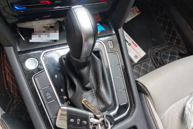 Used Volkswagen Magotan 2023 2 Million Units Commemorative Edition 330TSI DSG Luxury Version Gear Lever