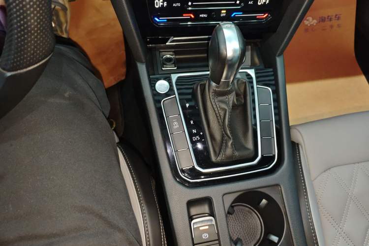 Used Volkswagen Magotan 2023 2 Million Units Limited Edition 330TSI DSG Leading Version Gear Lever