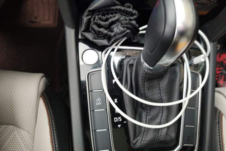 Used Volkswagen Magotan 2023 2 Million Units Commemorative Edition 330TSI DSG Luxury Version Gear Lever
