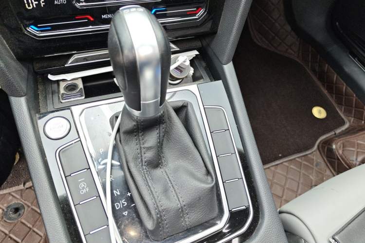 Used Volkswagen Magotan 2023 2 Million Units Limited Edition 330TSI DSG Leading Version Gear Lever