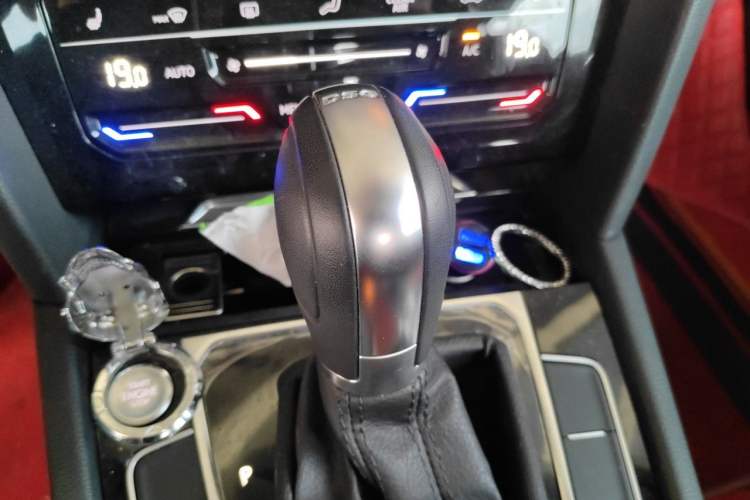 Used Volkswagen Magotan 2023 2 Million Units Limited Edition 330TSI DSG Leading Version Gear Lever