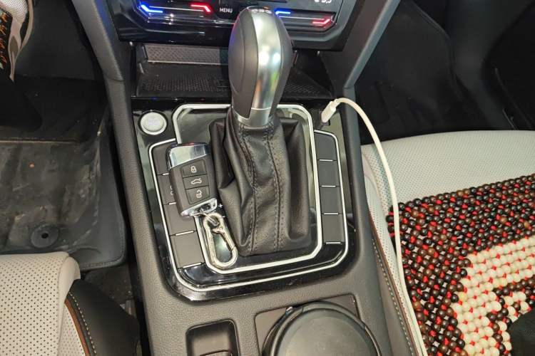 Used Volkswagen Magotan 2023 2 Million Units Limited-Edition 380TSI DSG Flagship Version Gear Lever