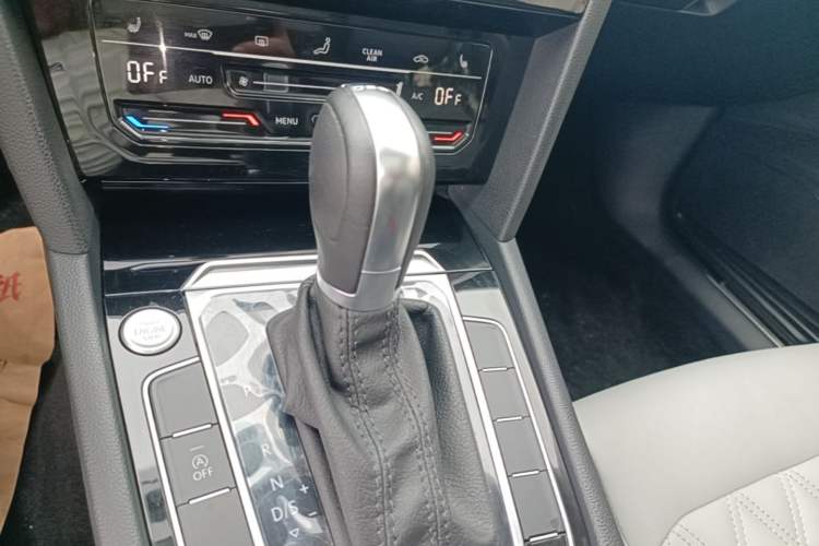 Used Volkswagen Magotan 2023 2 Million Units Limited Edition 330TSI DSG Leading Version Gear Lever