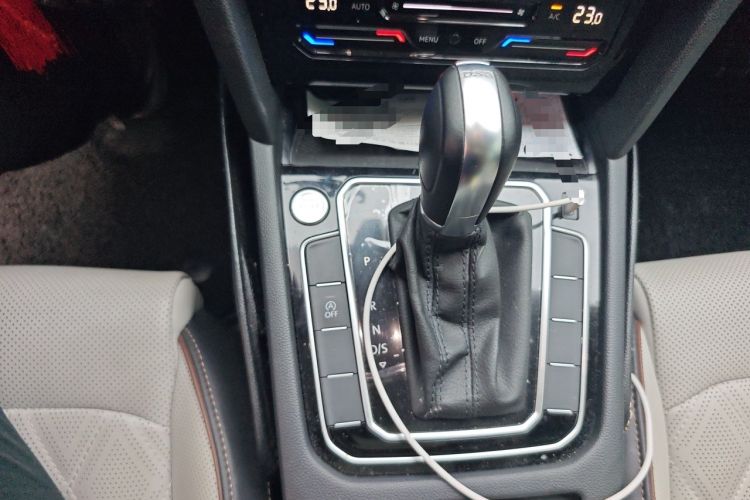 Used Volkswagen Magotan 2023 2 Million Units Commemorative Edition 330TSI DSG Luxury Version Gear Lever