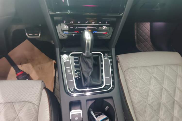 Used Volkswagen Magotan 2023 2 Million Units Limited Edition 330TSI DSG Leading Version Gear Lever