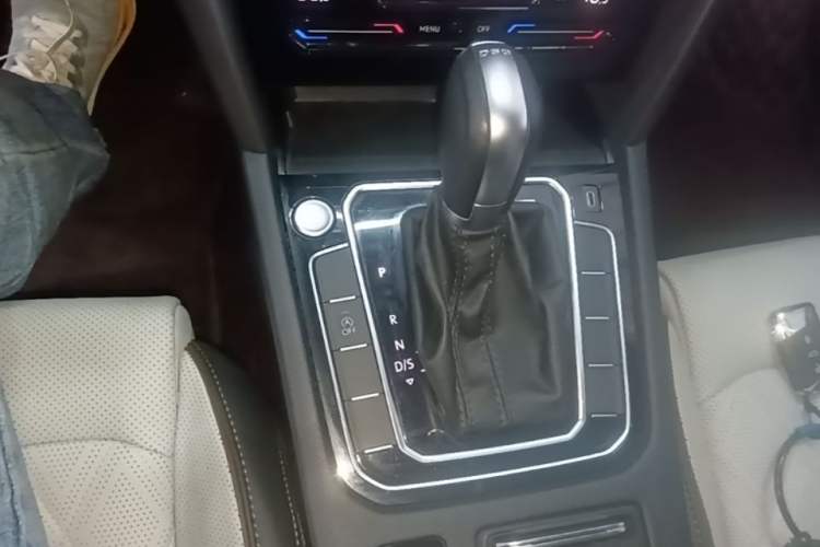 Used Volkswagen Magotan 2023 2 Million Units Limited Edition 330TSI DSG Leading Version Gear Lever