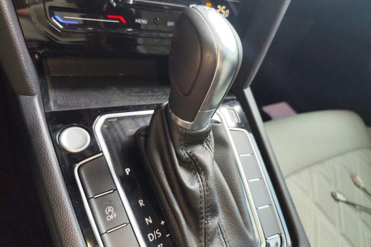 Used Volkswagen Magotan 2023 2 Million Units Limited-Edition 380TSI DSG Flagship Version Gear Lever