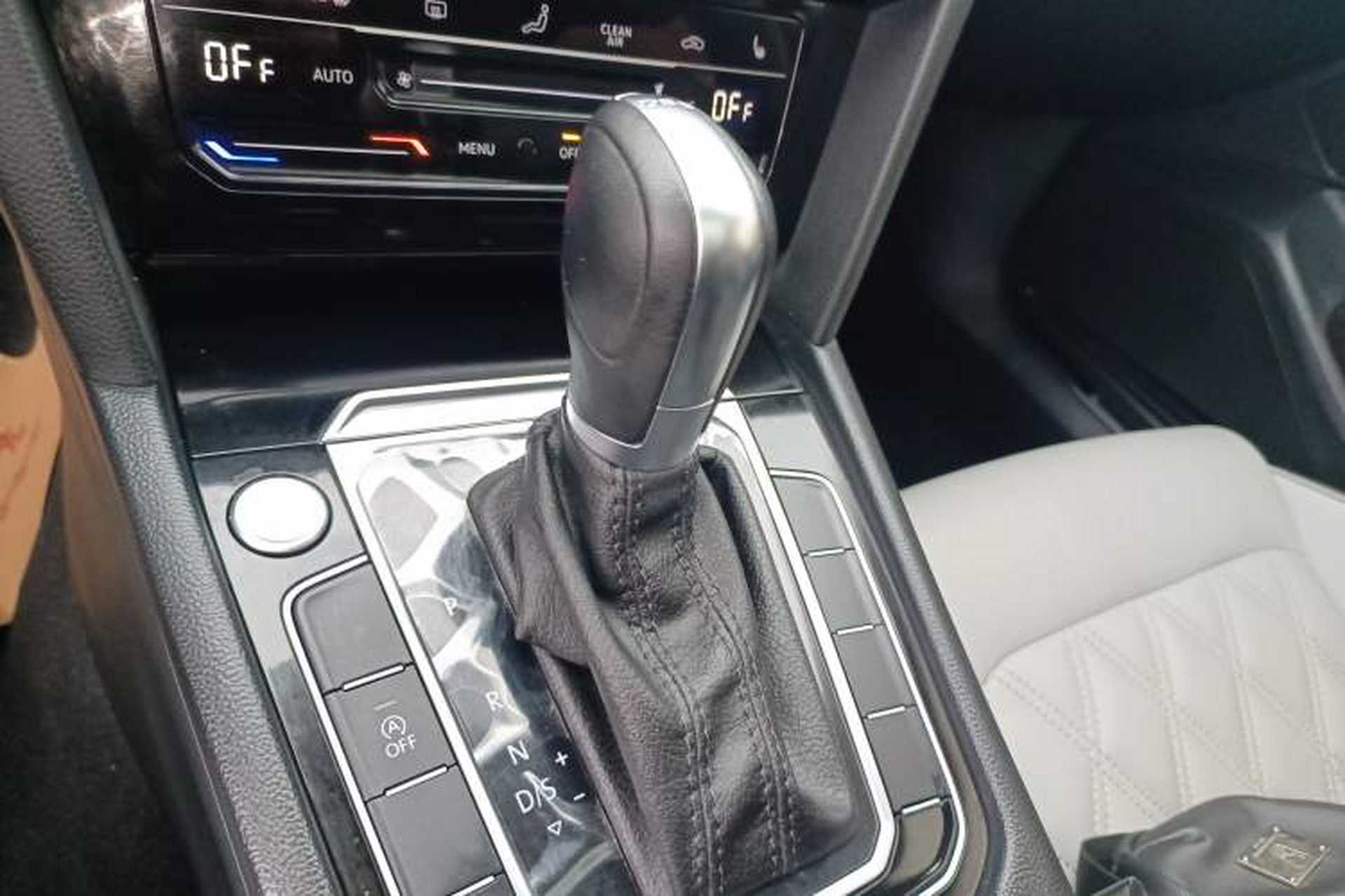 Used Volkswagen Magotan 2023 2 Million Units Limited Edition 330TSI DSG Leading Version Gear Lever