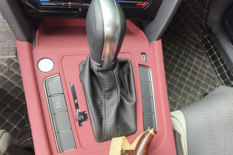 Used Volkswagen Magotan 2023 2 Million Units Commemorative Edition 330TSI DSG Luxury Version Gear Lever
