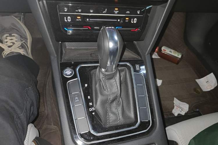Used Volkswagen Magotan 2023 2 Million Units Limited-Edition 380TSI DSG Flagship Version Gear Lever