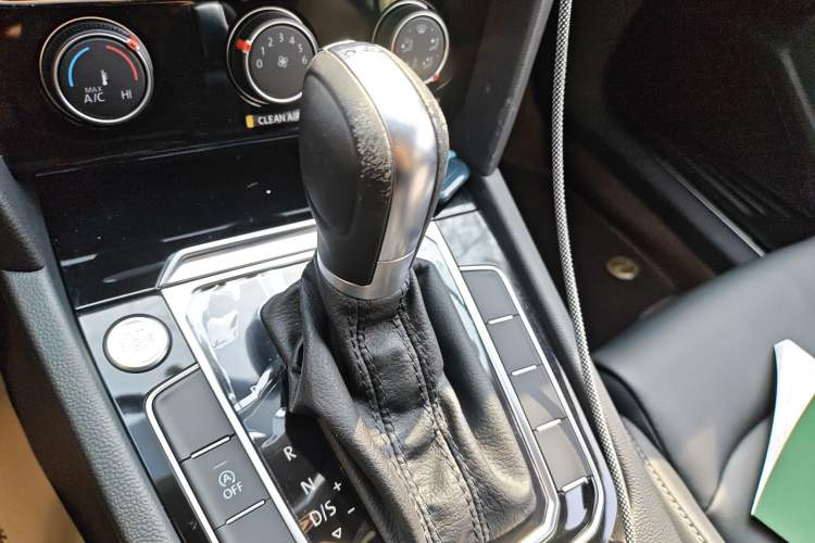 Used Volkswagen Magotan 2023 2 Million Units Limited-Edition 280TSI DSG Comfort Version Gear Lever