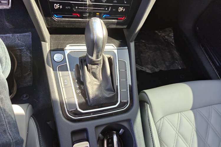 Used Volkswagen Magotan 2023 2 Million Units Limited Edition 330TSI DSG Leading Version Gear Lever