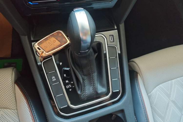 Used Volkswagen Magotan 2023 2 Million Units Limited-Edition 380TSI DSG Flagship Version Gear Lever