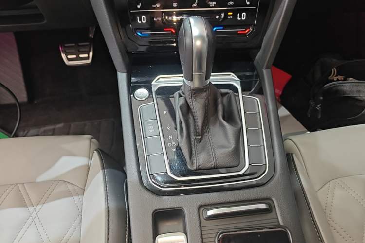 Used Volkswagen Magotan 2023 2 Million Units Limited Edition 330TSI DSG Leading Version Gear Lever