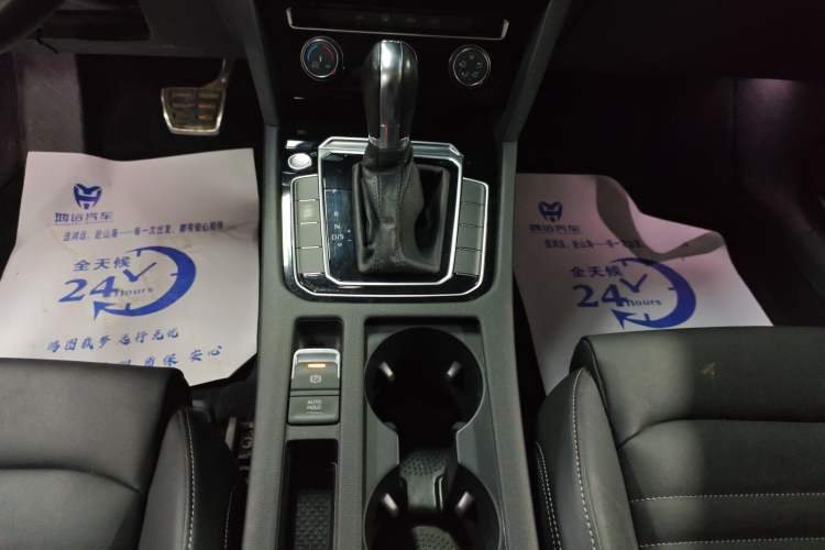 Used Volkswagen Magotan 2023 2 Million Units Limited-Edition 280TSI DSG Comfort Version Gear Lever