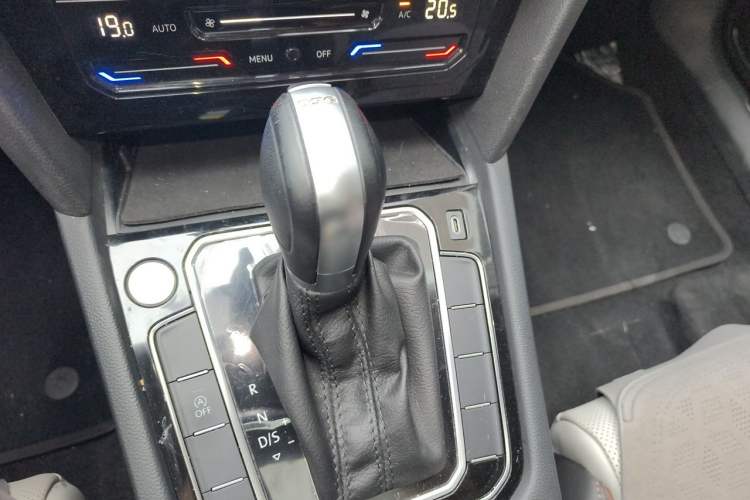 Used Volkswagen Magotan 2023 2 Million Units Limited Edition 330TSI DSG Leading Version Gear Lever