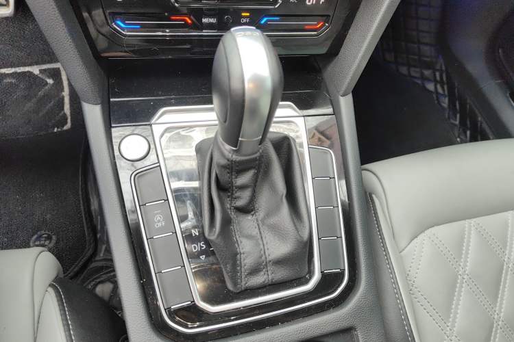 Used Volkswagen Magotan 2023 2 Million Units Limited Edition 330TSI DSG Leading Version Gear Lever