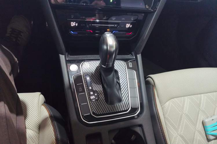 Used Volkswagen Magotan 2023 2 Million Units Limited Edition 330TSI DSG Leading Version Gear Lever