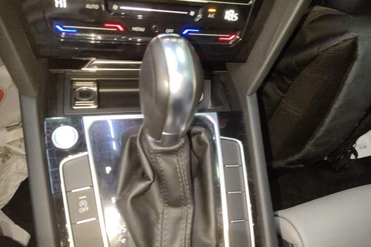 Used Volkswagen Magotan 2023 2 Million Units Limited Edition 330TSI DSG Leading Version Gear Lever