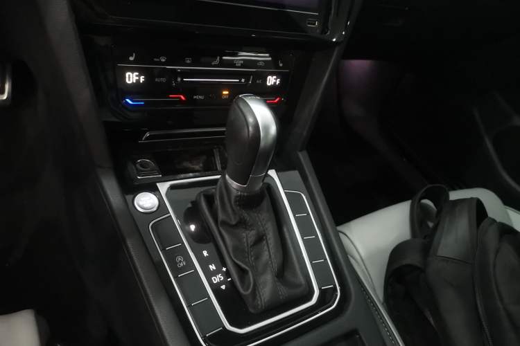 Used Volkswagen Magotan 2023 2 Million Units Limited Edition 330TSI DSG Leading Version Gear Lever