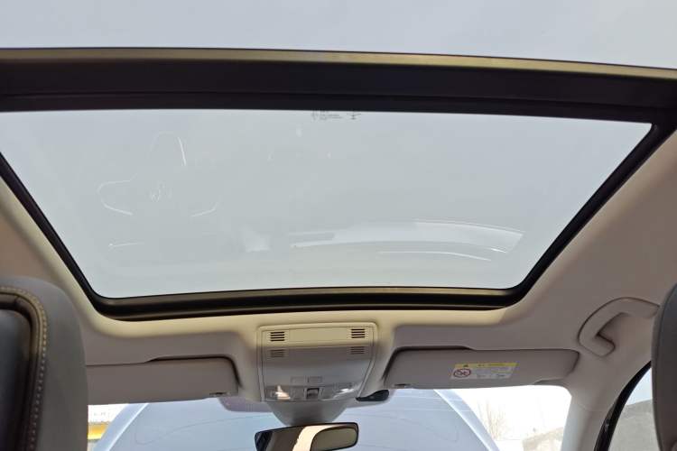 Used Volkswagen Magotan 2023 2 Million Units Commemorative Edition 330TSI DSG Luxury Version Headliner