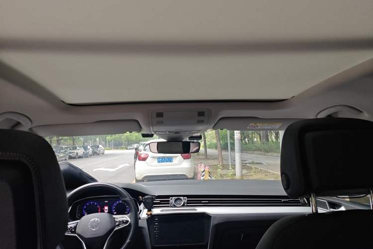 Used Volkswagen Magotan 2023 2 Million Units Commemorative Edition 330TSI DSG Luxury Version Headliner