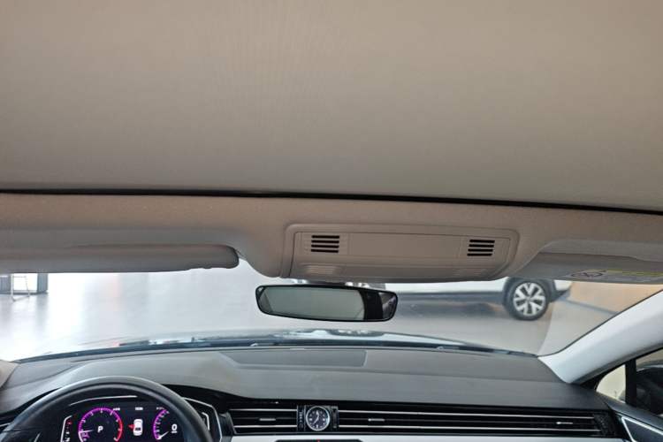 Used Volkswagen Magotan 2023 2 Million Units Commemorative Edition 330TSI DSG Luxury Version Headliner