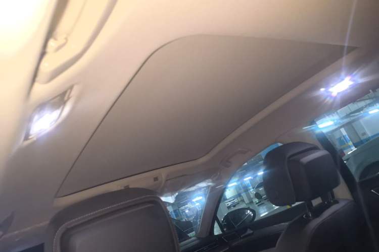 Used Volkswagen Magotan 2023 2 Million Units Commemorative Edition 330TSI DSG Luxury Version Headliner