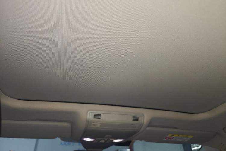 Used Volkswagen Magotan 2023 2 Million Units Commemorative Edition 330TSI DSG Luxury Version Headliner