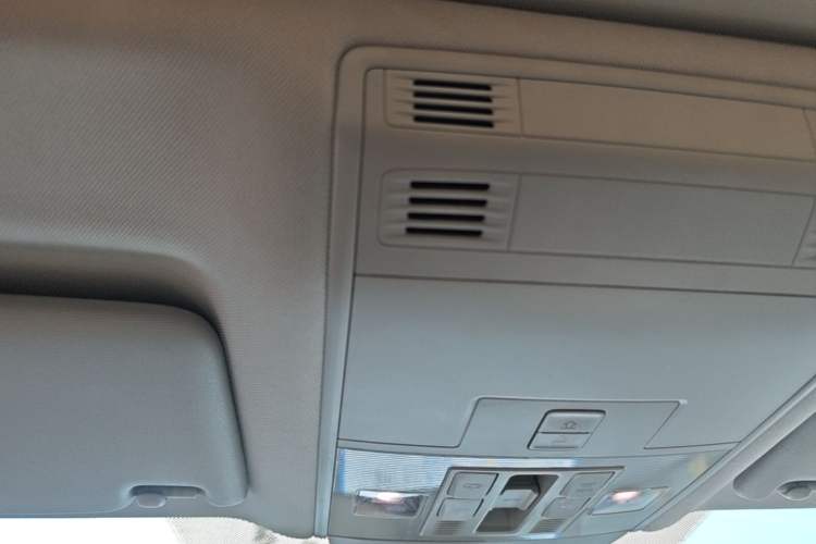 Used Volkswagen Magotan 2023 2 Million Units Commemorative Edition 330TSI DSG Luxury Version Headliner