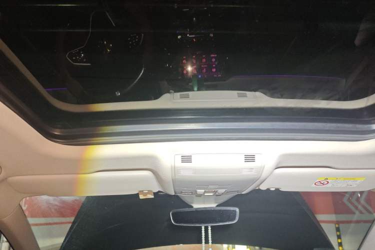 Used Volkswagen Magotan 2023 2 Million Units Commemorative Edition 330TSI DSG Luxury Version Headliner