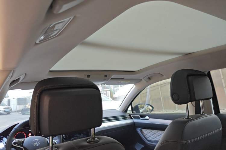 Used Volkswagen Magotan 2023 2 Million Units Commemorative Edition 330TSI DSG Luxury Version Headliner