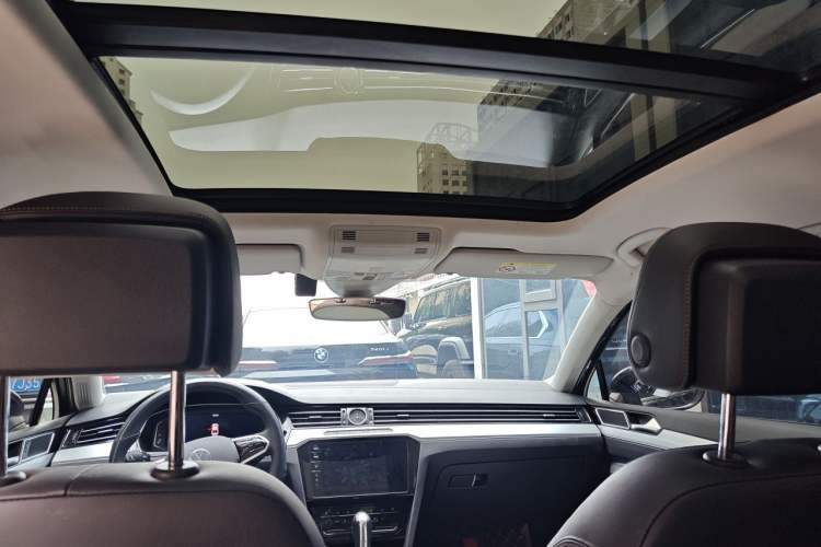 Used Volkswagen Magotan 2023 2 Million Units Commemorative Edition 330TSI DSG Luxury Version Headliner