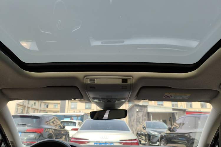 Used Volkswagen Magotan 2023 2 Million Units Commemorative Edition 330TSI DSG Luxury Version Headliner