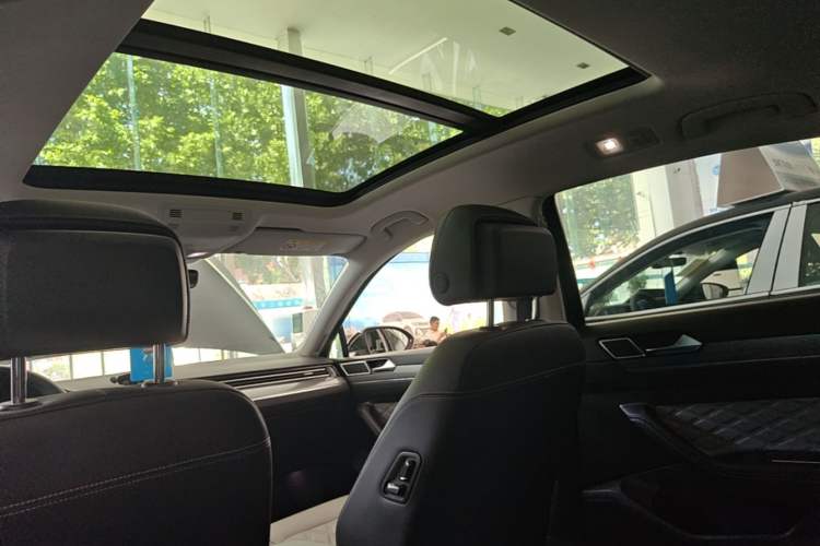 Used Volkswagen Magotan 2023 2 Million Units Limited Edition 330TSI DSG Leading Version Headliner