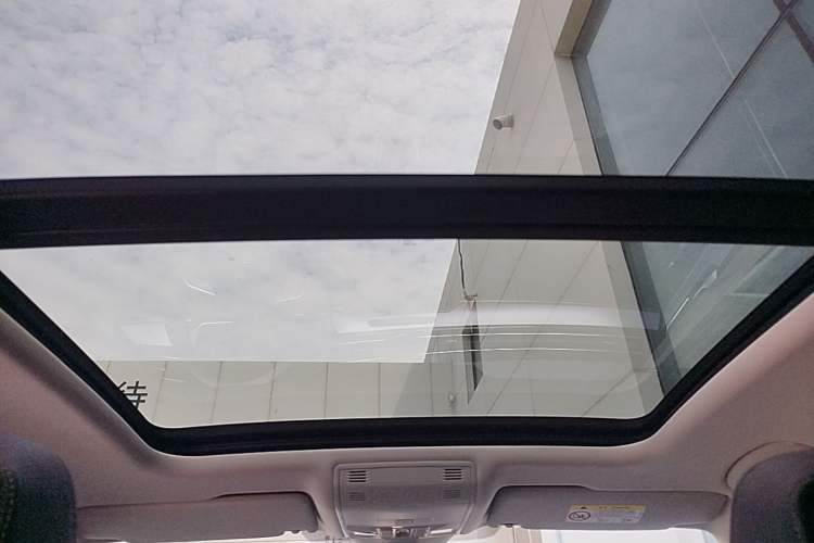 Used Volkswagen Magotan 2023 2 Million Units Commemorative Edition 330TSI DSG Luxury Version Headliner