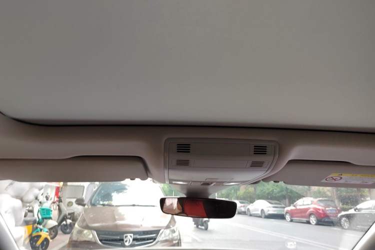 Used Volkswagen Magotan 2023 2 Million Units Commemorative Edition 330TSI DSG Luxury Version Headliner